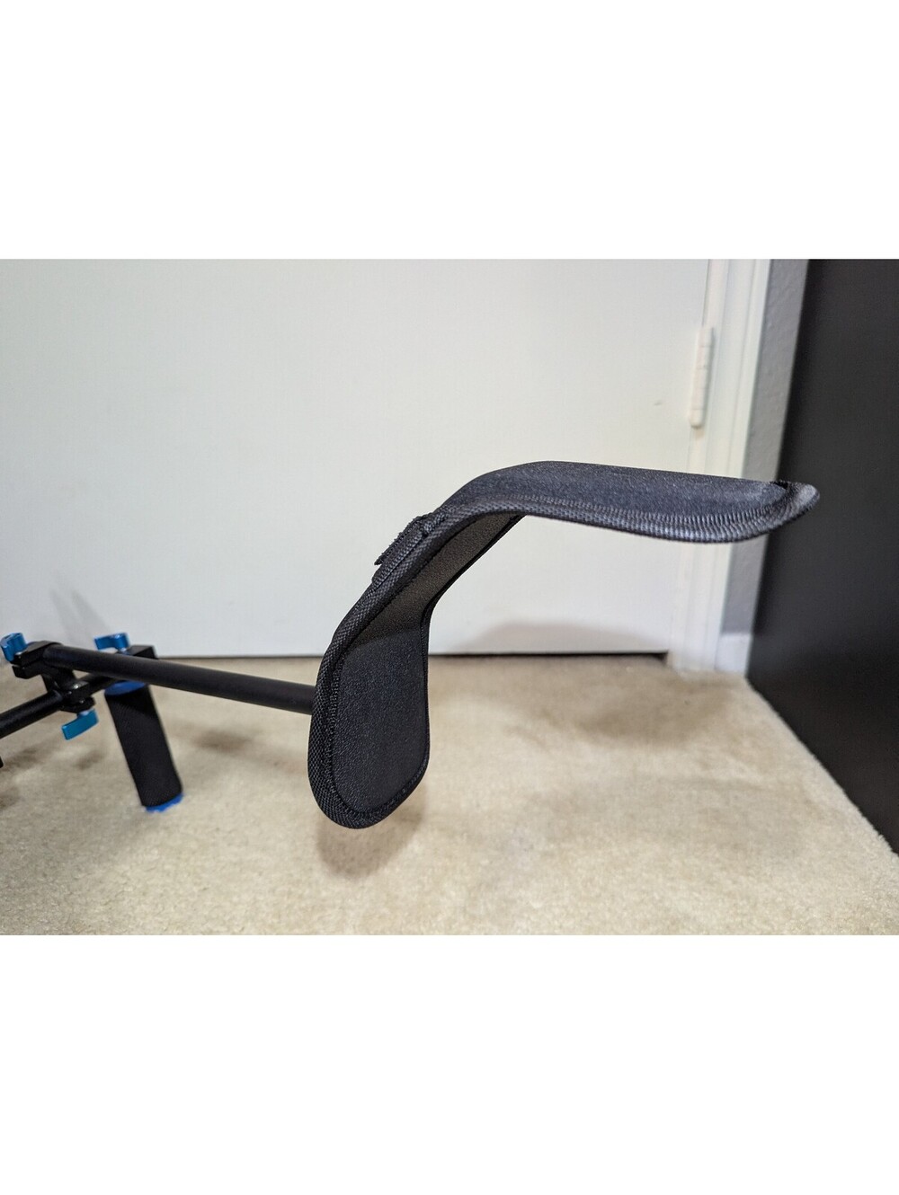 NEEWER Camera Shoulder Rig Kit - Picture 5 of 5